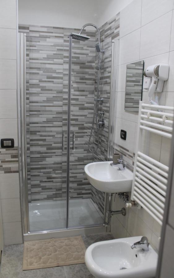 Riccia, Frolla E Babba Apartment Naples Room photo