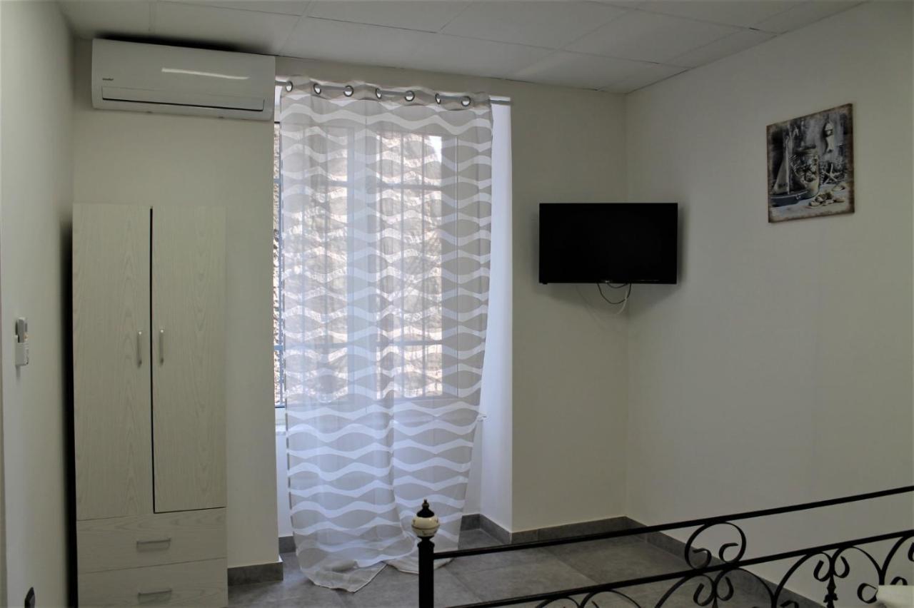 Riccia, Frolla E Babba Apartment Naples Room photo